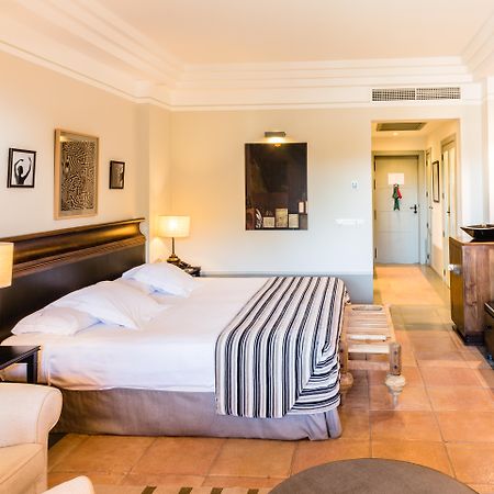 Vincci Seleccion Estrella Del Mar Hotel Marbella Luaran gambar A room at the hotel
